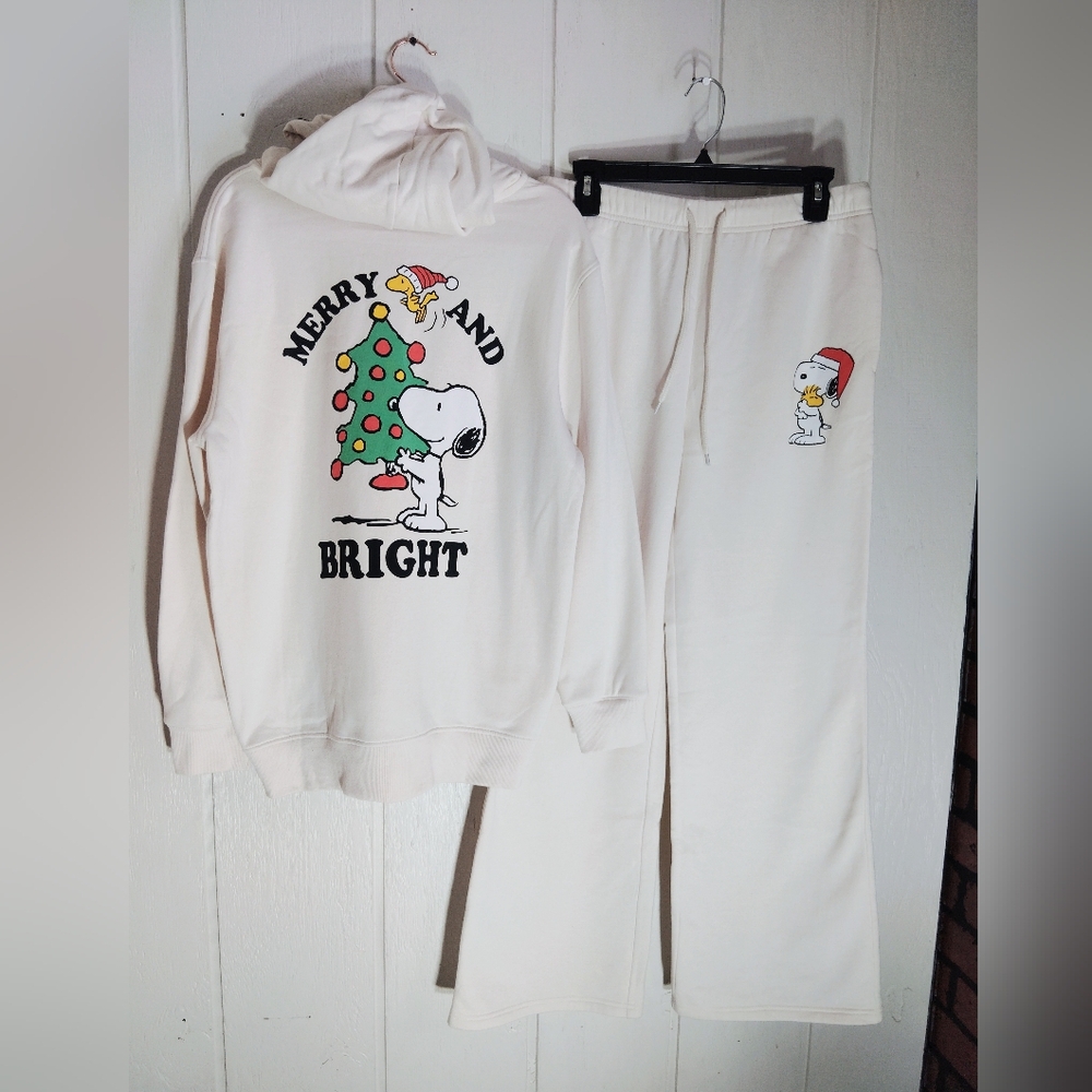 Peanuts White Merry and Bright Hoodie